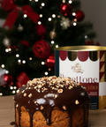 Panettone siciliano artigianale con colata di cioccolato fondente e granella di nocciole - Forneria Marinetti